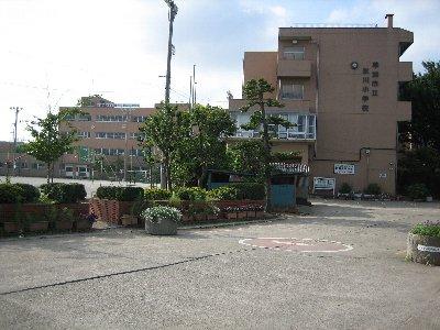 Primary school. Soka Municipal Hikawa to elementary school 470m