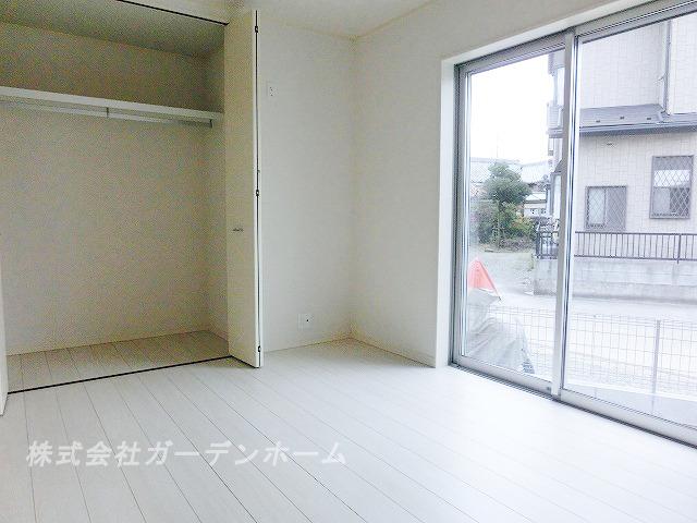 Non-living room. ■ Drenched light of the sun and Sansan, Bright Western-style ■