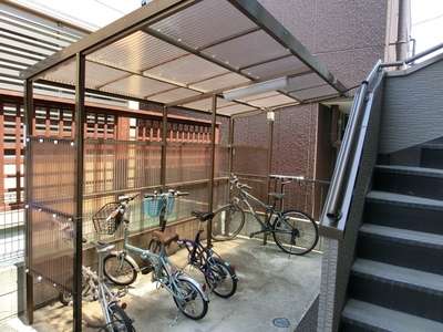 Other common areas. Important bicycle does not wet in the rain! It is with the roof