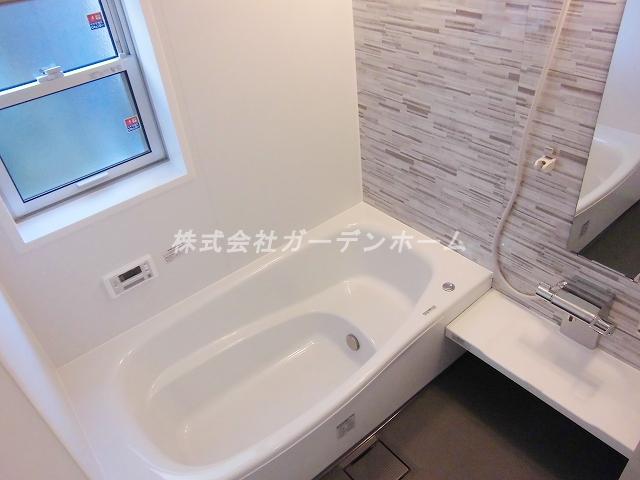 Bathroom. Hitotsubo bus to heal tired