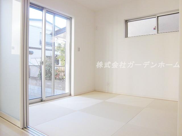 Other introspection. Hiroshi Japanese-style room that was partitioned between stylish frosted glass