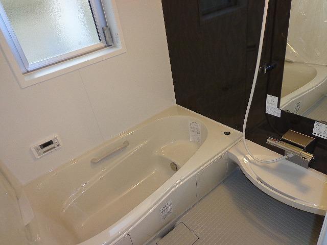 Bathroom. Indoor (12 May 2013) Shooting