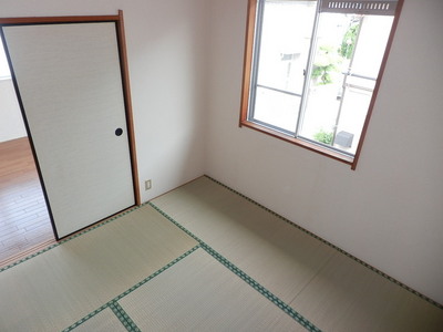 Living and room. Guests can enjoy a Japanese-style interior with tatami