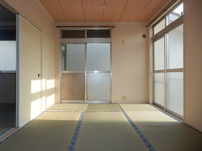 Living and room. Guests can enjoy a Japanese-style interior with tatami