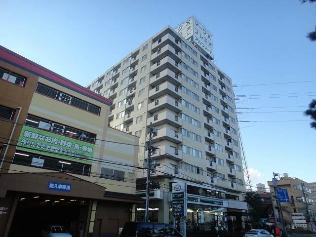 Local appearance photo. Matsubaradanchi a 5-minute walk from the train station! Shopping ・ Meals other is very conveniently located 12-storey 10 floor southeast facing dwelling unit! Exposure to the sun ・ View ・ Please consider the ventilation is good by all means this opportunity. We look forward to local (December 2013) Shooting