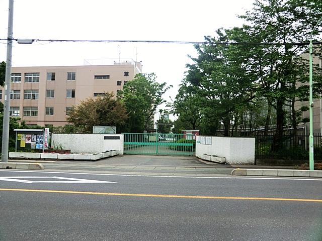 Junior high school. Soka Municipal Shinyoung until junior high school 1068m