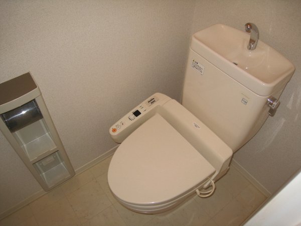 Toilet. Bidet