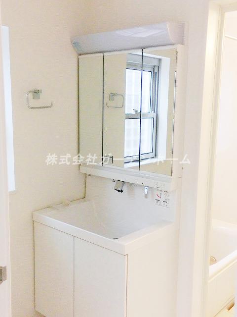 Wash basin, toilet.  ■ Open House held in. Designer housing in cleanliness. Please visit once a day boast of new mansion ■ 