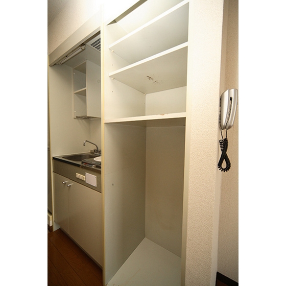 Kitchen. Kitchen Horizontal Refrigerator storage space