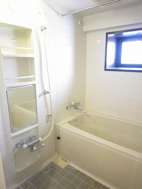 Bathroom. Since it is a corner room is with window Indoor (11 May 2013) Shooting