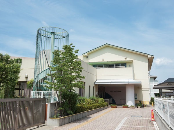 Surrounding environment. Municipal Kitaura nursery school (about 560m, 7-minute walk)