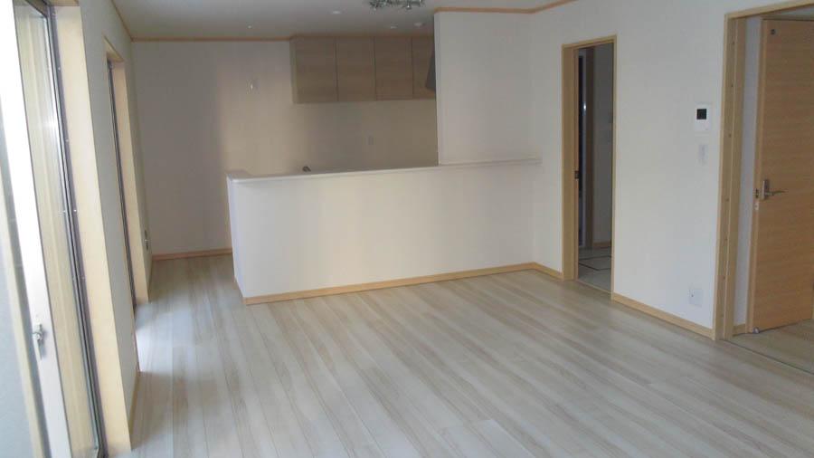 Living. Was building completed. Such as the actual image from per yang, We have to wait all the time so you can see directly.