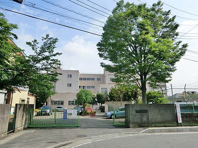 Primary school. 738m to Soka Municipal Seimon elementary school (elementary school)