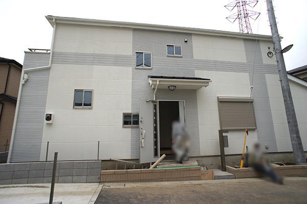 Local appearance photo. South-facing living room gather natural and your family (3 Building)