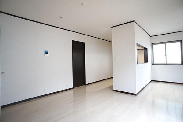 Living. Conversation of your family is lively, Open-minded LDK