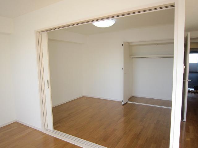 Non-living room. Western-style 6 Pledge