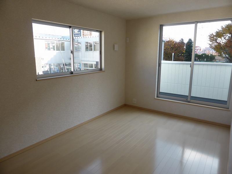 Non-living room. Indoor (11 May 2013) Shooting