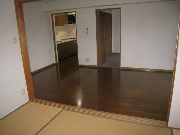 Other room space. Here it is: When you open the living and Japanese-style
