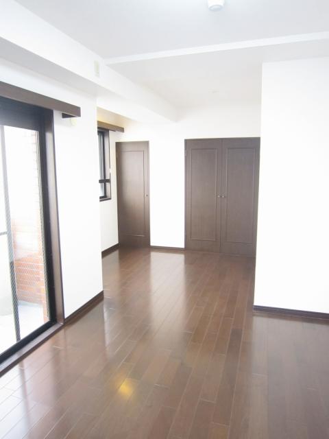 Living. Indoor (12 May 2013) Shooting