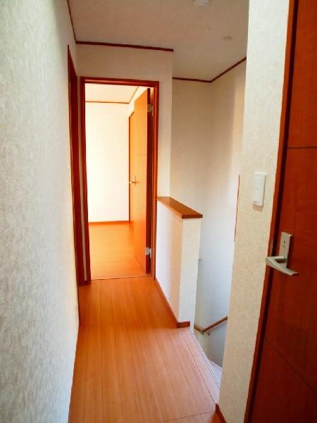 Other introspection. Second floor of the hallway