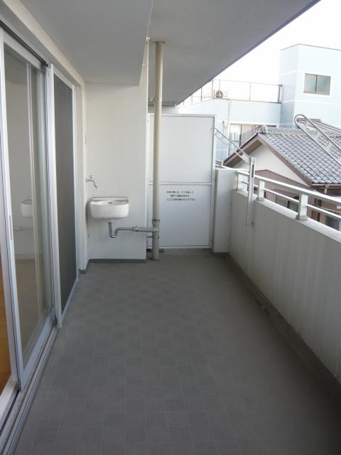 Balcony. Appearance (January 2014) Shooting