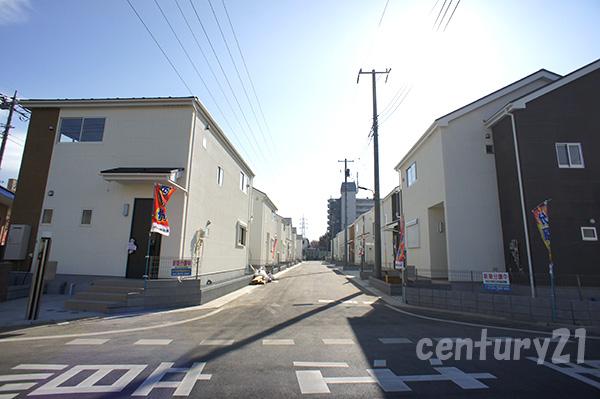 Local photos, including front road. Local (11 May 2013) Shooting