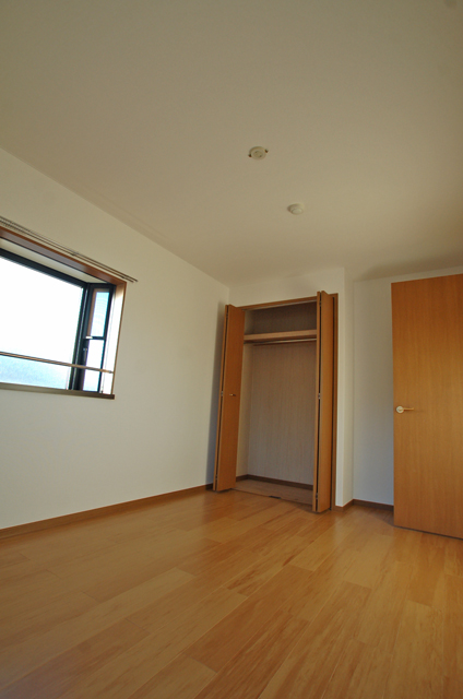 Other room space. South Western-style fashionable with bay windows Closet plenty-to-ceiling