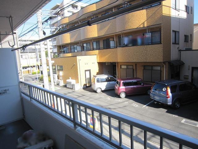 View photos from the dwelling unit. Local (12 May 2013) Shooting