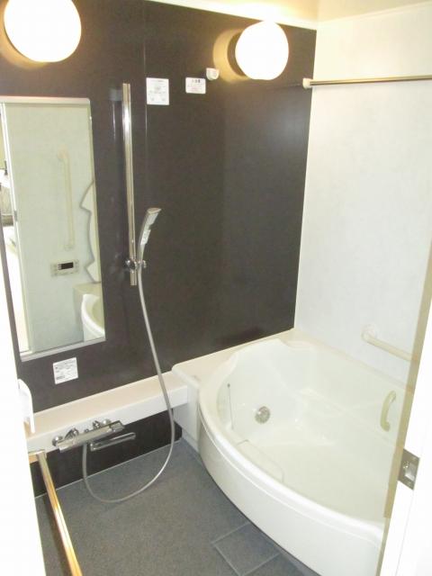 Bathroom. With bathroom dryer! mirror ・ Corner storage exchange! Indoor (January 2014) Shooting