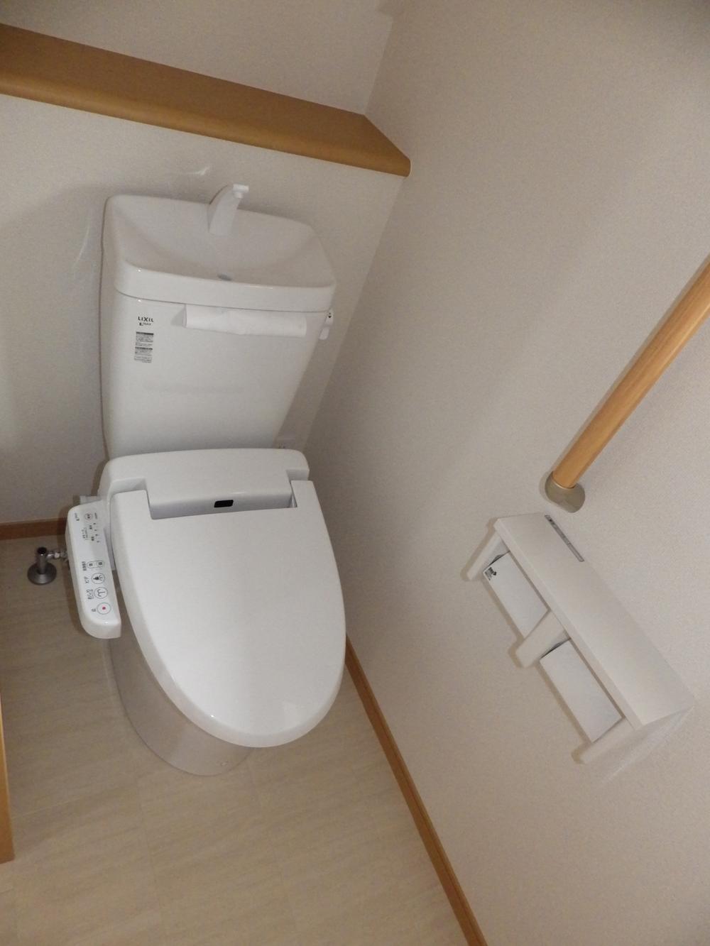 Toilet. Indoor (11 May 2013) Shooting