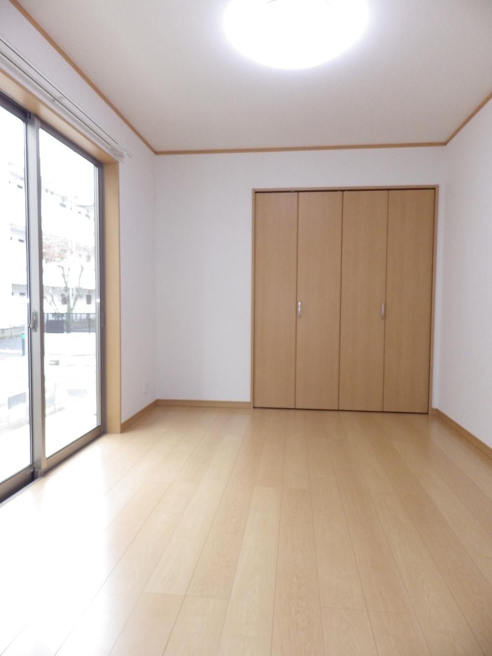 Non-living room. Indoor (11 May 2013) Shooting