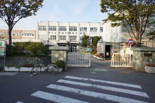 Other Environmental Photo. Sezaki until elementary school 1260m Sezaki elementary school Walk 16 minutes (about 1260m)