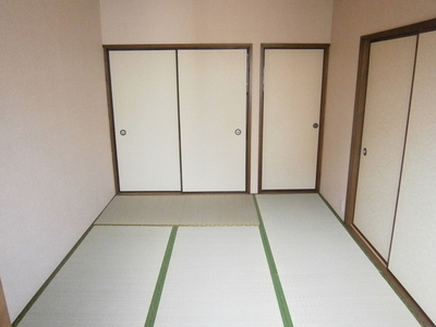 Living and room. The Japanese-style room, Upper closet with closet storage