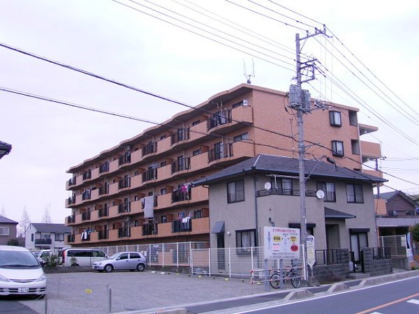 Building appearance. Facing west