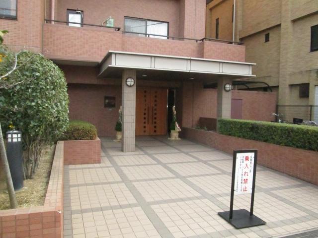 Entrance. Common areas Auto-lock Mansion Local (January 2014) Shooting