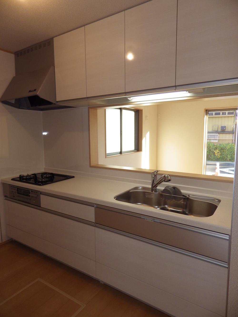 Kitchen. Local (11 May 2013) Shooting