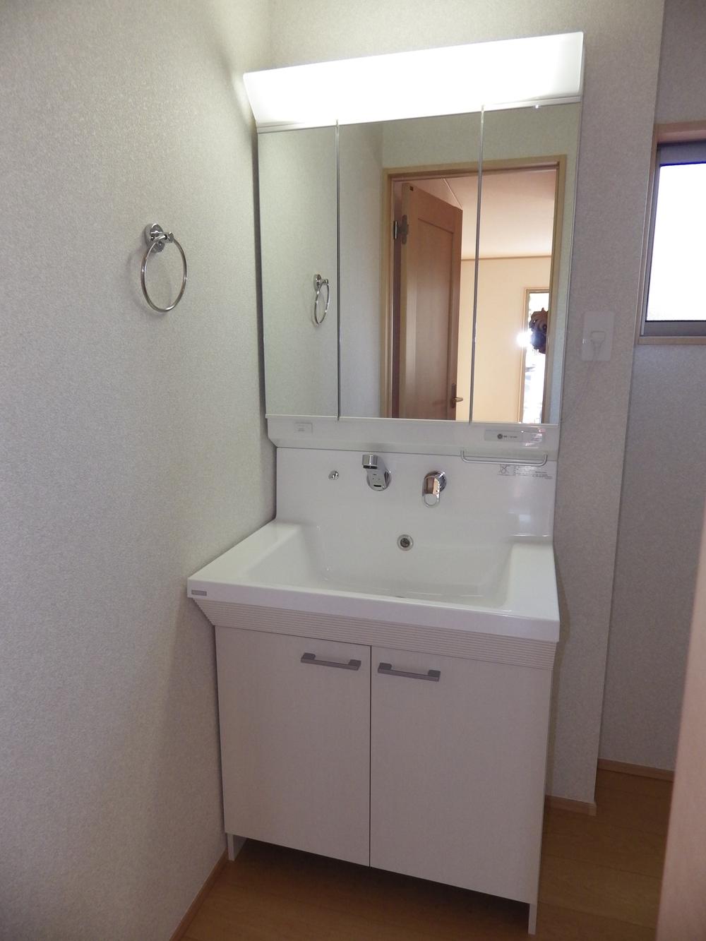 Wash basin, toilet. Local (11 May 2013) Shooting