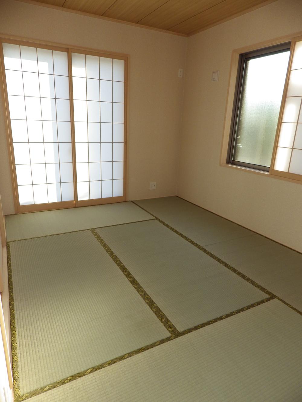 Non-living room. Local (11 May 2013) Shooting