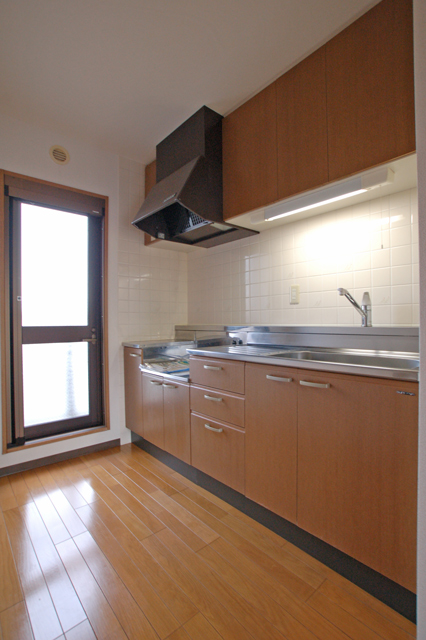 Kitchen.  ☆ Fashionable and functional spacious independent kitchen LD spacious