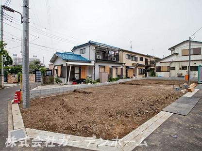 Local photos, including front road. Local (August 2013) Shooting