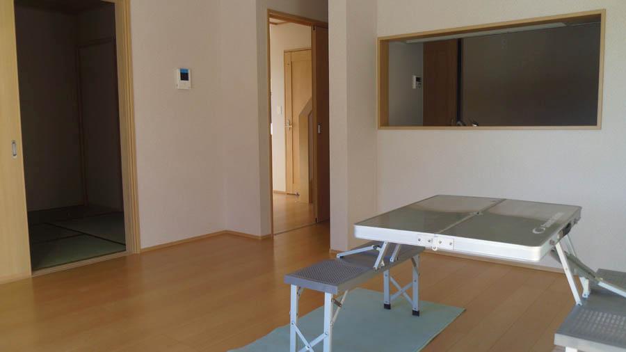 Living. Was building completed. Such as the actual image from per yang, We have to wait all the time so you can see directly. 