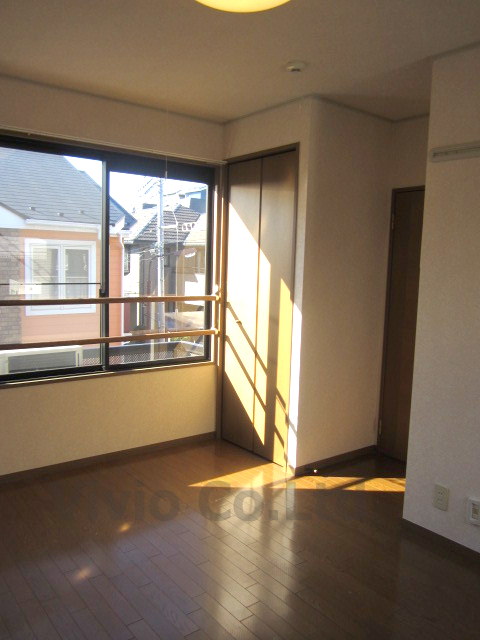 Living and room. Recommended for Dokkyo University students