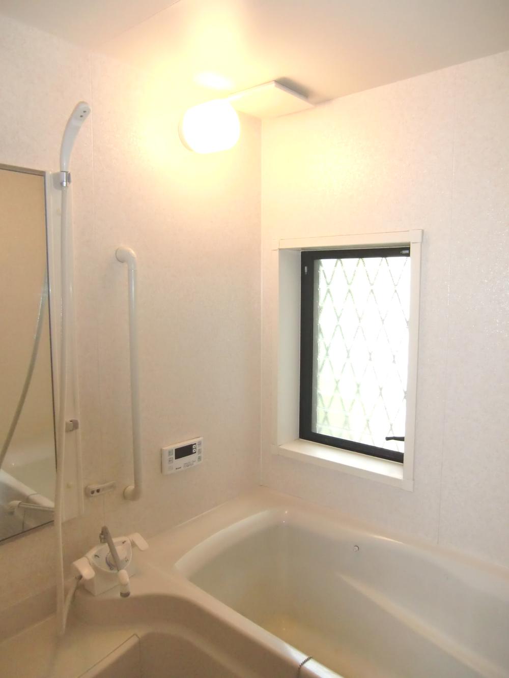 Bathroom. Unit bus (July 1, 2013) Shooting