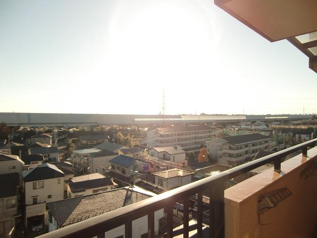 View photos from the dwelling unit. Mount Fuji is visible in good weather