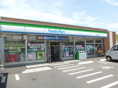 Convenience store. 480m to Family Mart (convenience store)