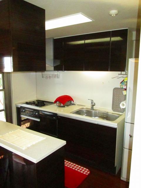 Kitchen. There back door in the kitchen! Ventilation good! Indoor (11 May 2013) Shooting