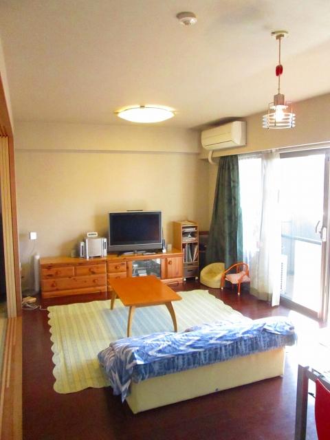 Living. LDK15.6 Pledge Southwestward bright living! Indoor (11 May 2013) Shooting