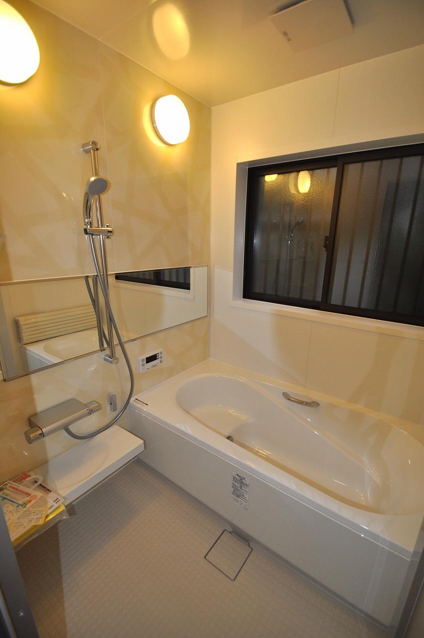 Bathroom. Bathroom also been new exchange. 1 pyeong type of simple design. Cleaning is also a simple bathroom.