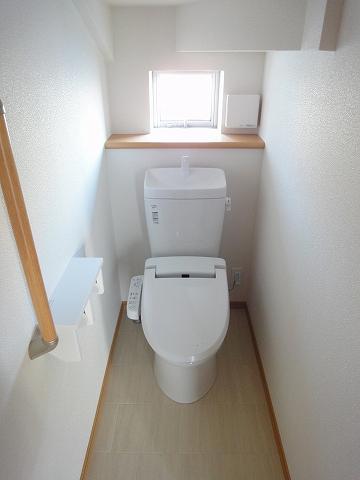 Toilet. 1F shower toilet
