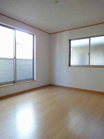 Non-living room. 2F south Western-style 7 Pledge There is a balcony!